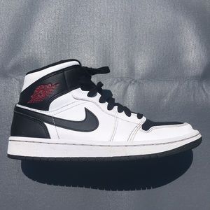 Jordan Shoes - Air Jordan 1 Reverse Black Toe Jordan Shoes - Air Jordan 1 Reverse Black Toe